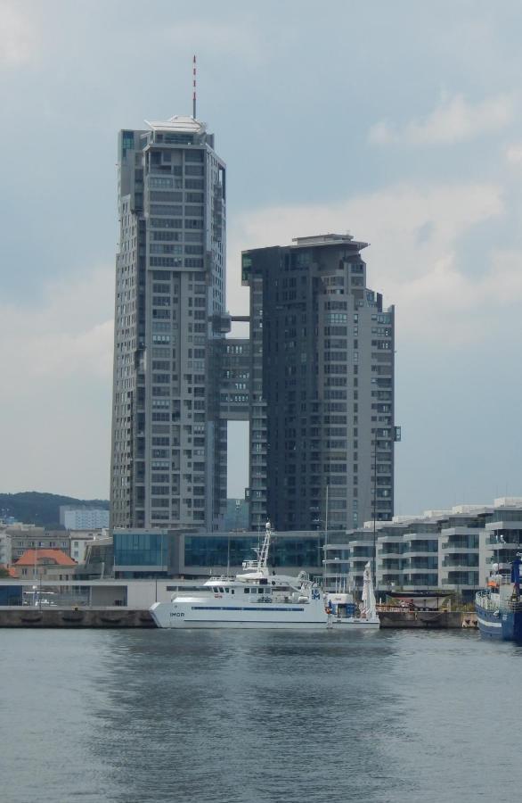 Ajk Apartament W Sea Towers Гдыня Экстерьер фото